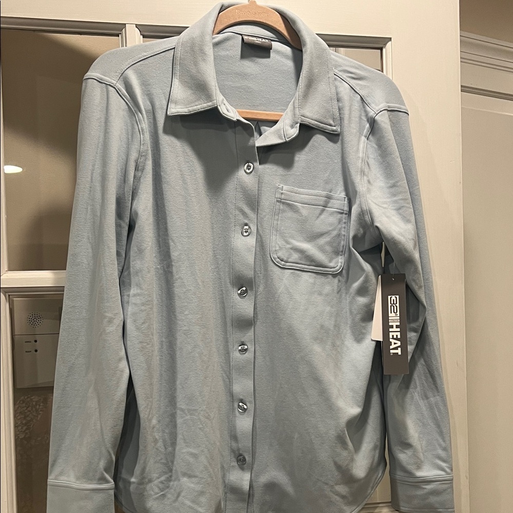 32 Degrees Sky Blue Button-Up Shirt Soooo Soft